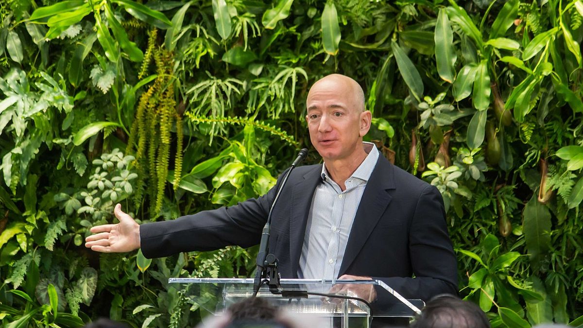 Bloomberg: Majetek šéfa Amazonu vystoupal na nový rekord